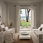 The Bay & 5* Ανω Βασιλικος