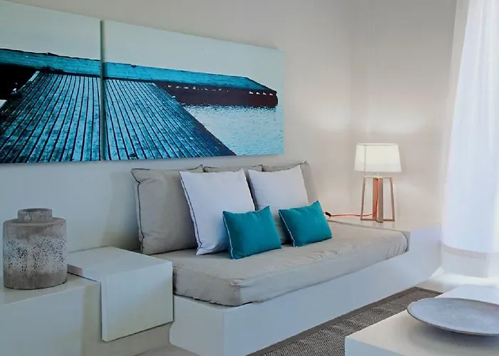 The Bay & Hotell