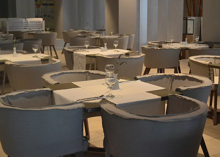 The Bay & Szálloda Vasilikí